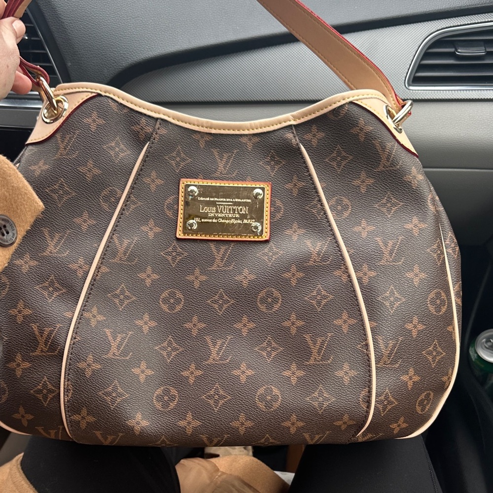 Louis Vuitton Elegant Brown Monogram Shoulder Bag